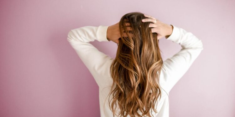 11 alimenti che favoriscono la crescita dei capelli in modo naturale