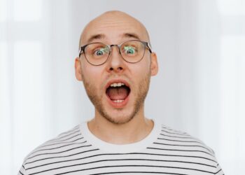 Scoperta la proteina che fa ricrescere i capelli: una speranza concreta contro calvizie e alopecia