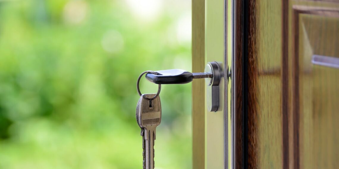 Sgomberi lampo: Meloni cambia tutto. Ecco cosa rischia chi occupa una casa