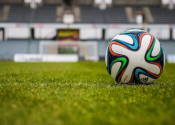 Napoli, notte di fuoco per lo scudetto: 137 feriti tra stadio e piazze. Il bilancio dell’ASL