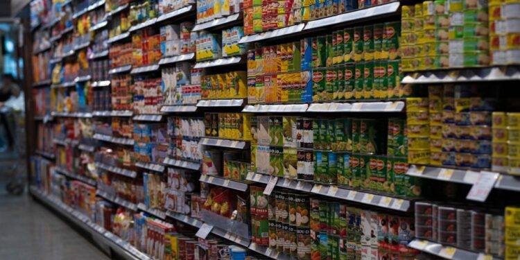 Allerta alimentare: noto supermercato ritira filetti di acciughe per sospetta presenza di istamina