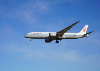 Collisione evitata per pochi secondi: aereo per Milano sfiora la tragedia nei cieli russi