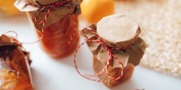 Botulino negli alimenti: scopri i sintomi e i cibi a rischio per la tua salute