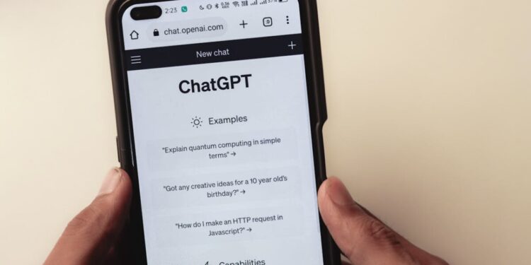 Addio ChatGPT su WhatsApp: ecco perché dal 2026 non potrai più usarlo