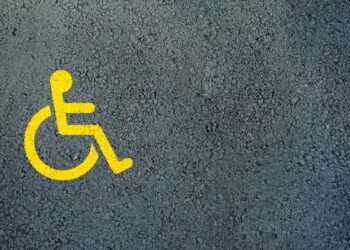 La truffa più assurda dell’anno: si ferisce da solo per intascare il risarcimento