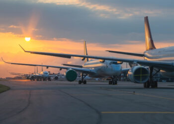 Atterraggio d’emergenza a Linate: traffico aereo interrotto e voli dirottati