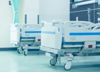 Aggressione mortale in ospedale: paziente ucciso con la sponda di un letto