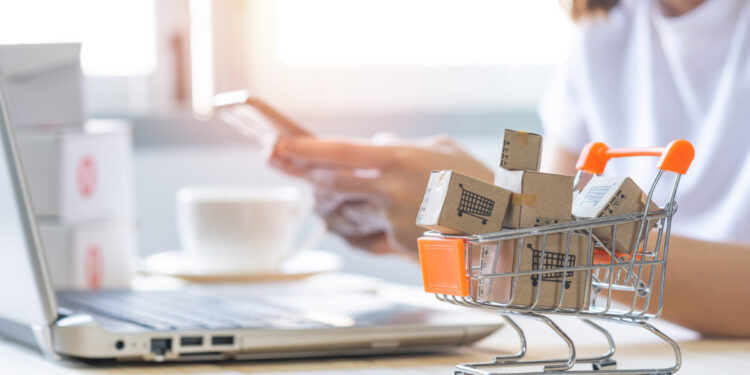 Scatta la tassa da 3 euro sui pacchi online: cosa cambia davvero per gli acquisti
