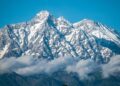 Frana tra Nepal e Tibet, tragedia sull’Himalaya: dispersi, soccorsi difficili e paura di nuovi crolli
